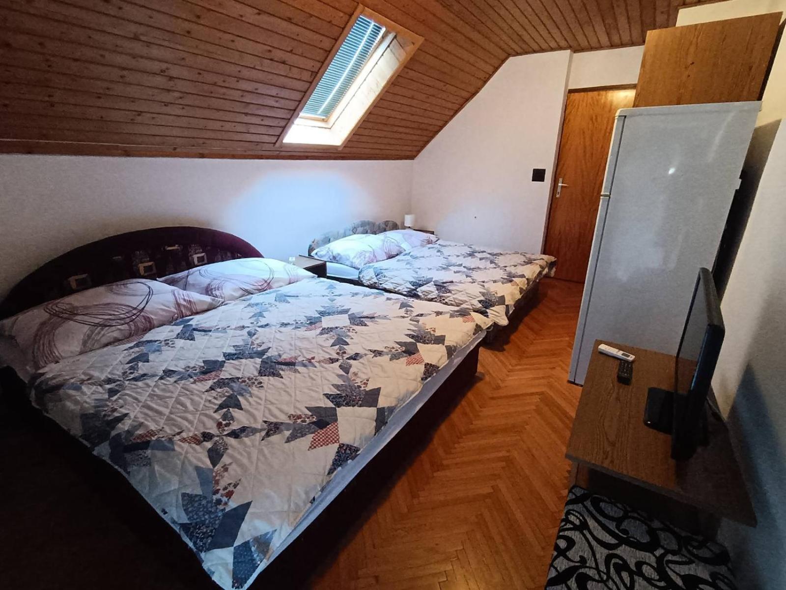 Szuzanna Fenyves Panzio Bed & Breakfast Сиофок Екстериор снимка